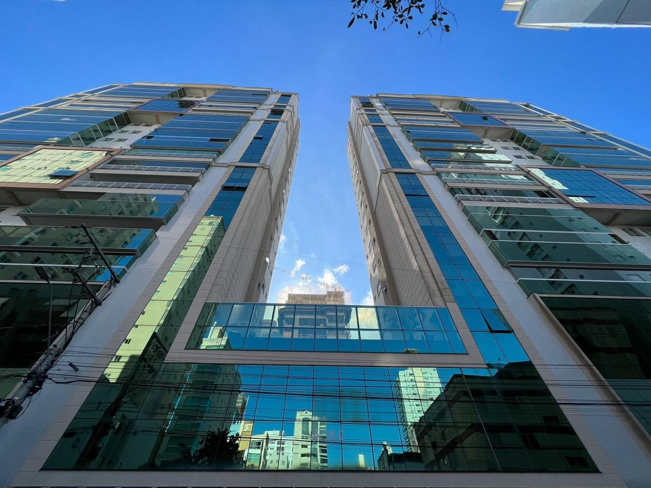 Foto do imóvel Apartamento de 4 Suítes no Mount Sinai Residence Meia Praia Itapema