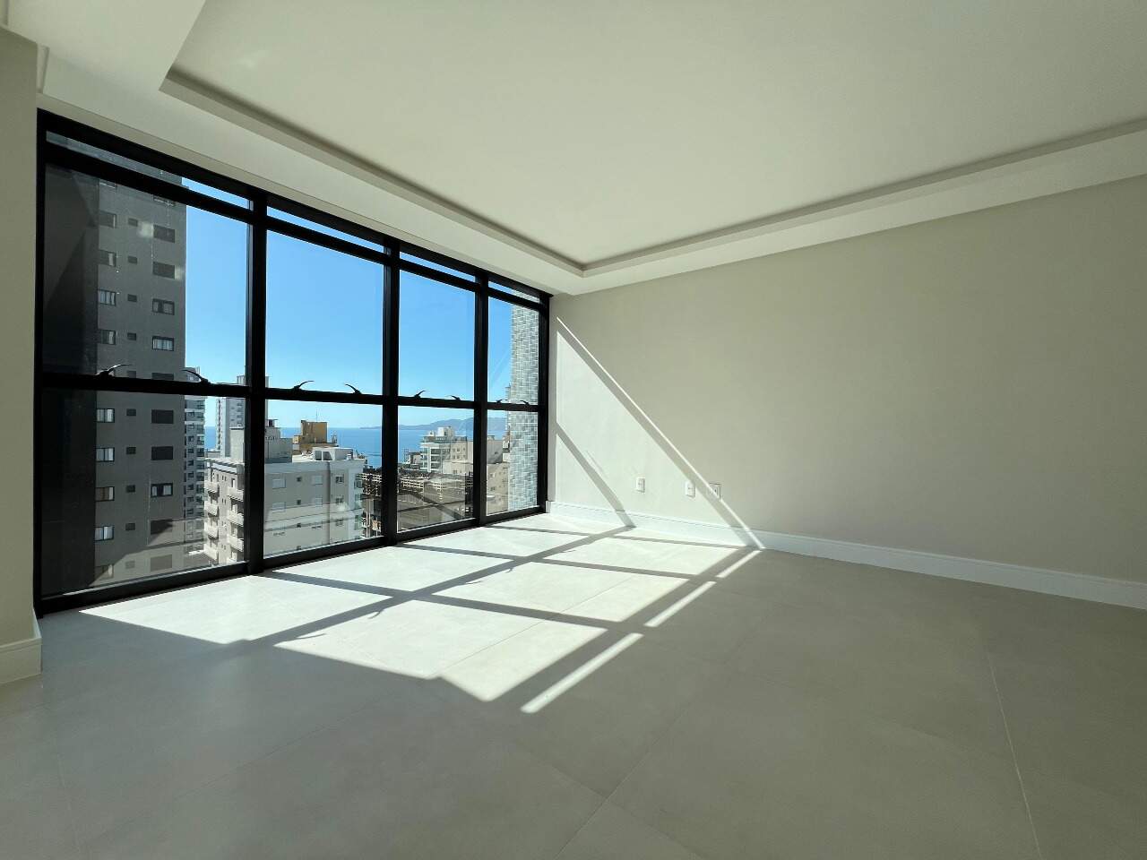 Apartamento 4 suítes em construção no Times Square Meia Praia Itapema