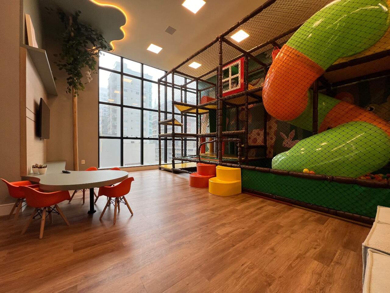 Foto do imóvel Apartamento com 4 Suítes no Edifício Times Square em Meia Praia