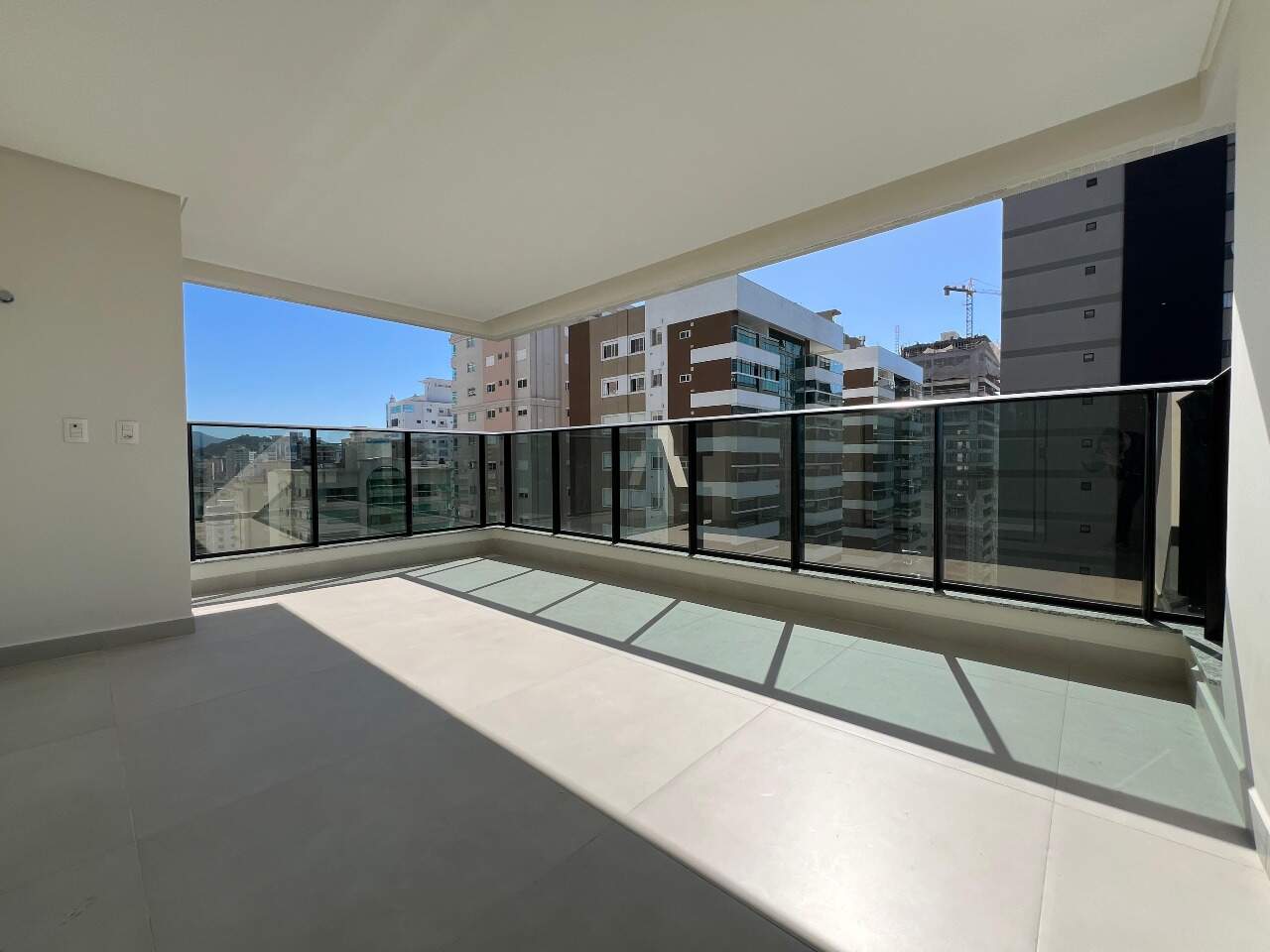 Foto do imóvel Apartamento com 4 Suítes no Edifício Times Square em Meia Praia