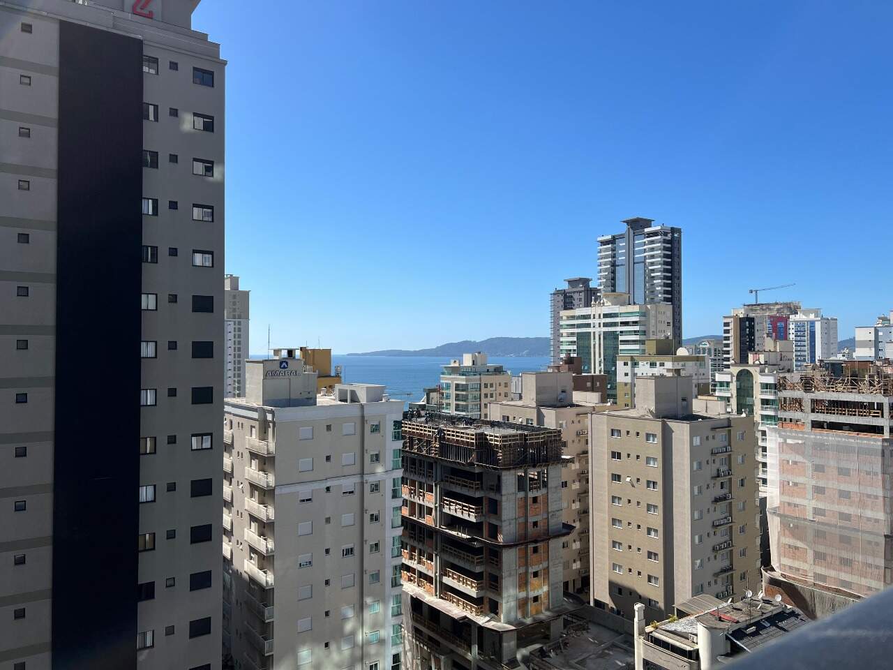Foto do imóvel Apartamento com 4 Suítes no Edifício Times Square em Meia Praia