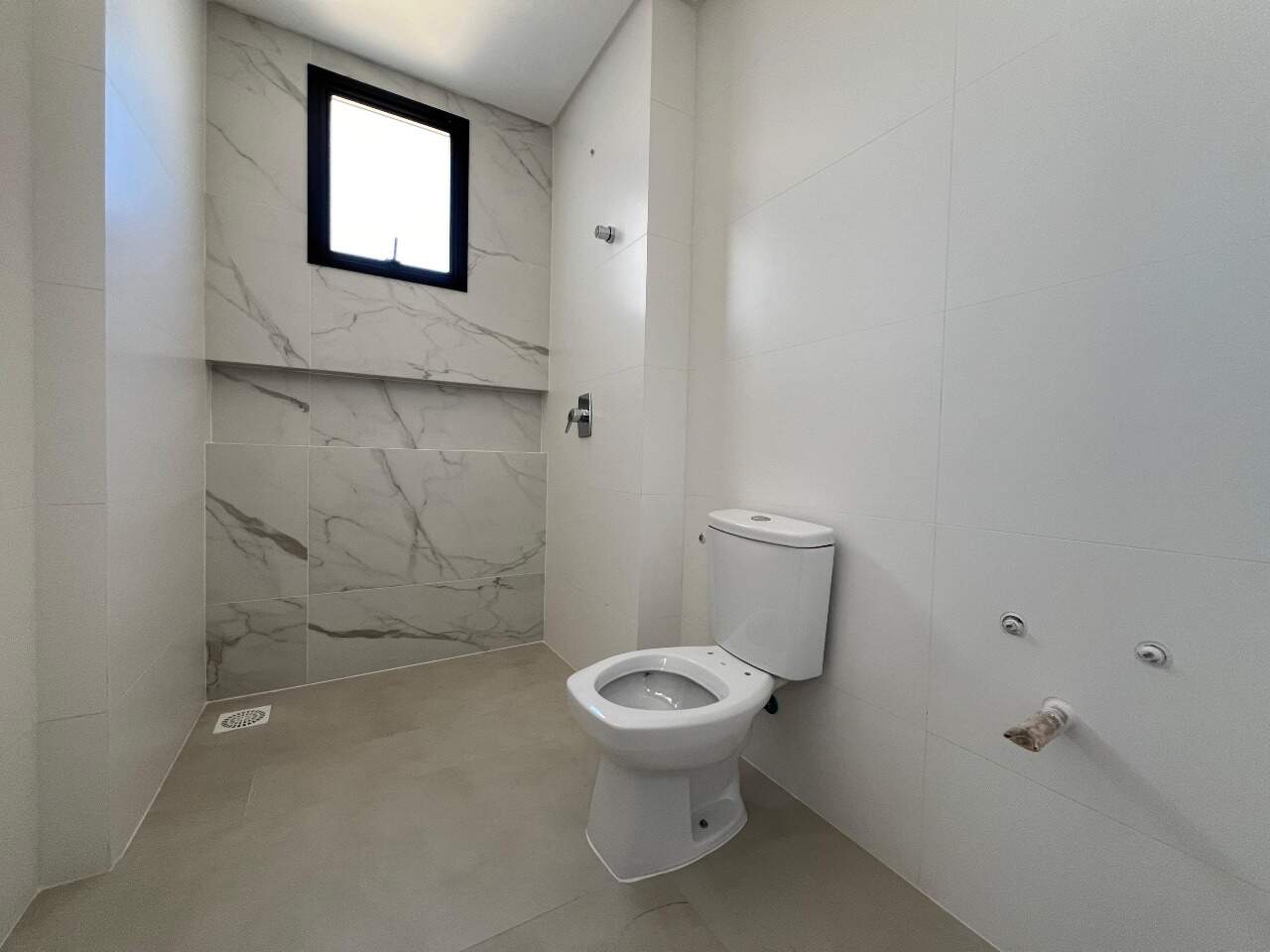 Foto do imóvel Apartamento com 4 Suítes no Edifício Times Square em Meia Praia