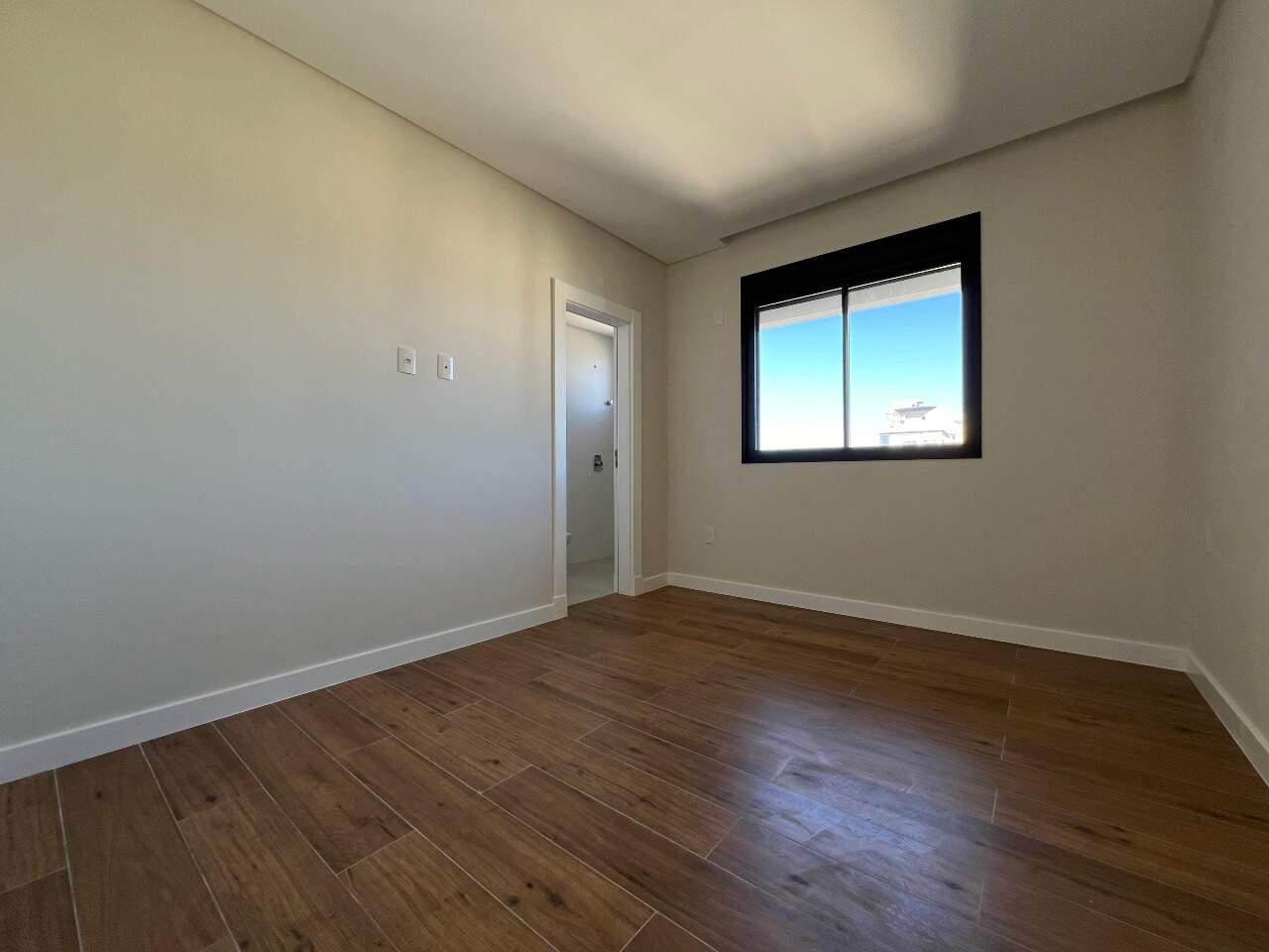 Foto do imóvel Apartamento com 4 Suítes no Edifício Times Square em Meia Praia