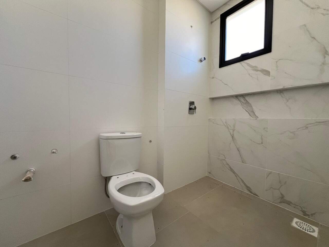 Foto do imóvel Apartamento com 4 Suítes no Edifício Times Square em Meia Praia