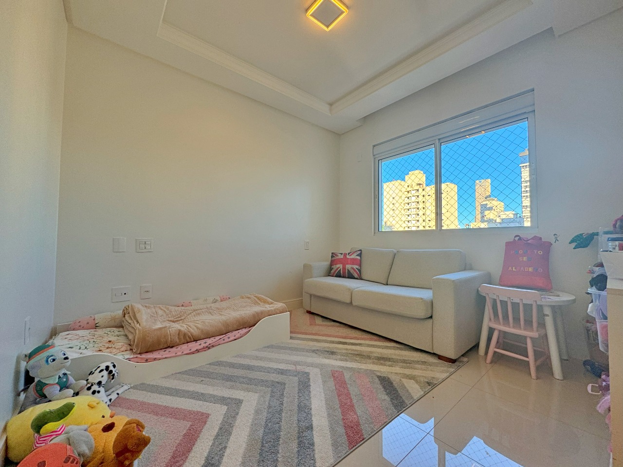 Foto do imóvel Apartamento 3 Suítes Mobiliado à Venda no Edifício Royalton – Balneário Camboriú