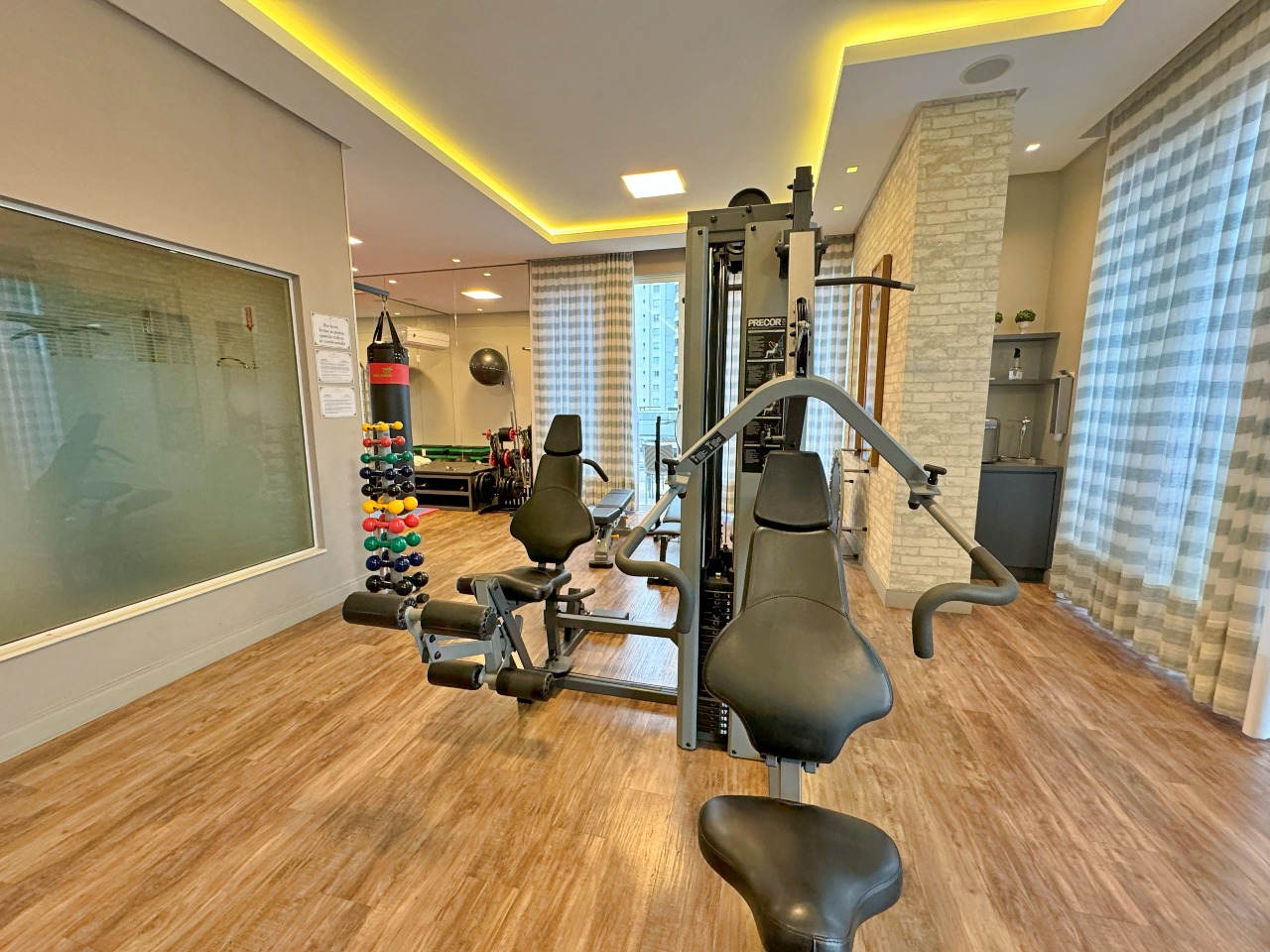Foto do imóvel Apartamento 3 Suítes Mobiliado à Venda no Edifício Royalton – Balneário Camboriú