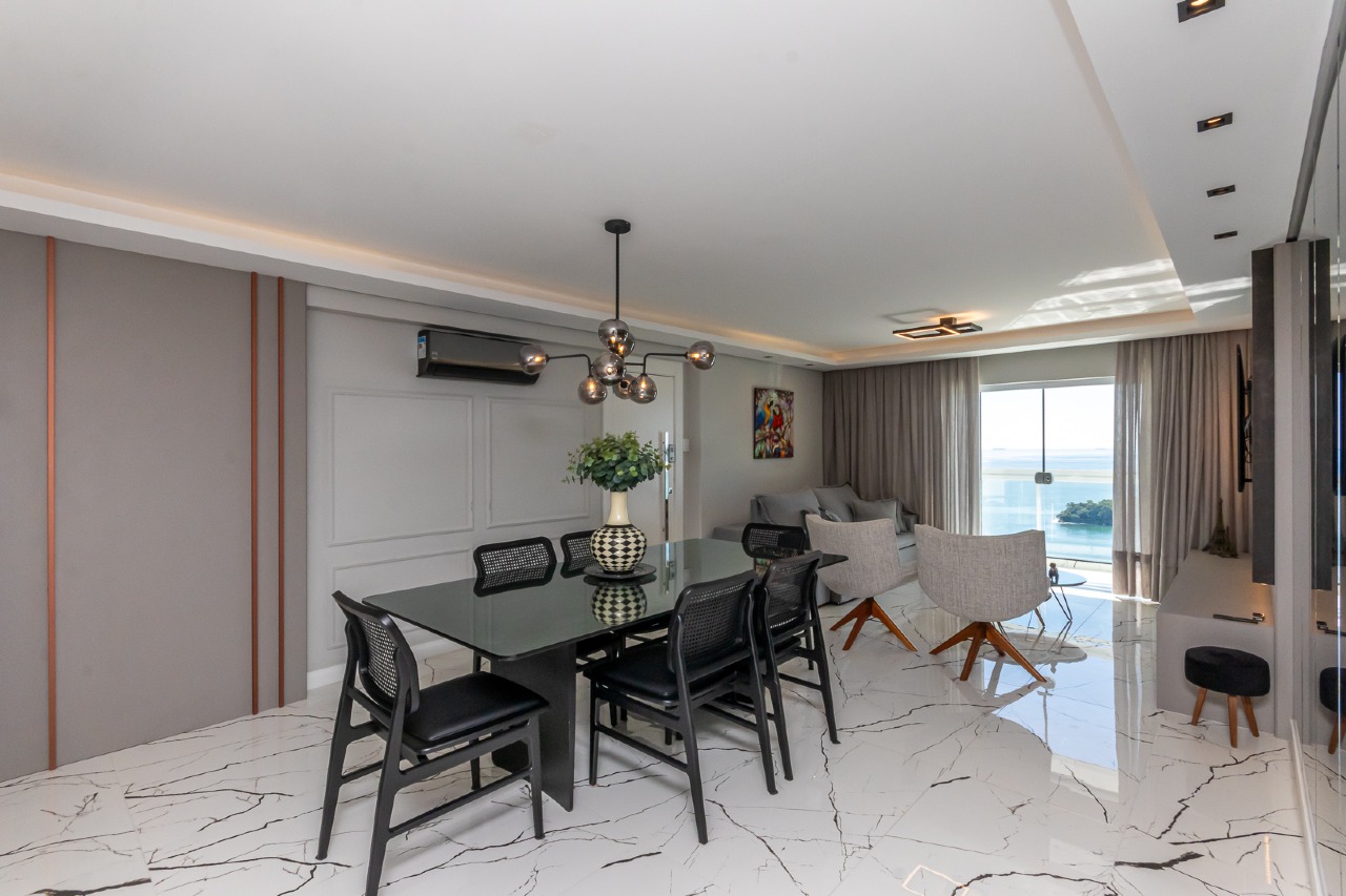 Foto do imóvel Apartamento 4 dormitórios no Edifício Imperatriz na Avenida Atlântica Balneário Camboriú