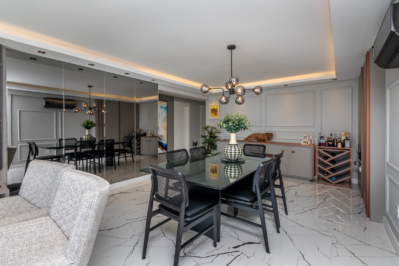 Foto do imóvel Apartamento 4 dormitórios no Edifício Imperatriz na Avenida Atlântica Balneário Camboriú
