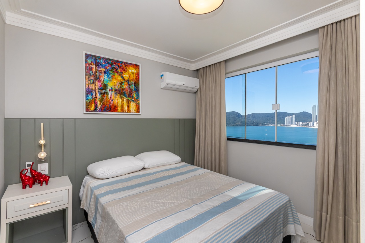 Foto do imóvel Apartamento 4 dormitórios no Edifício Imperatriz na Avenida Atlântica Balneário Camboriú