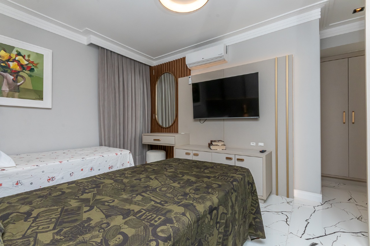 Foto do imóvel Apartamento 4 dormitórios no Edifício Imperatriz na Avenida Atlântica Balneário Camboriú