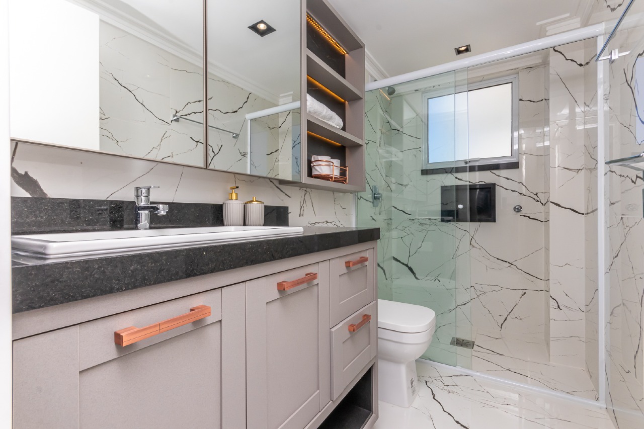 Foto do imóvel Apartamento 4 dormitórios no Edifício Imperatriz na Avenida Atlântica Balneário Camboriú