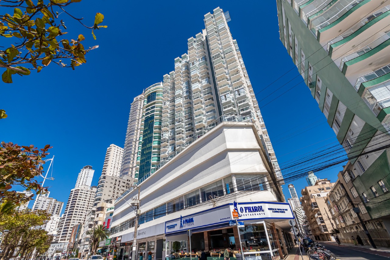 Foto do imóvel Apartamento 4 dormitórios no Edifício Imperatriz na Avenida Atlântica Balneário Camboriú