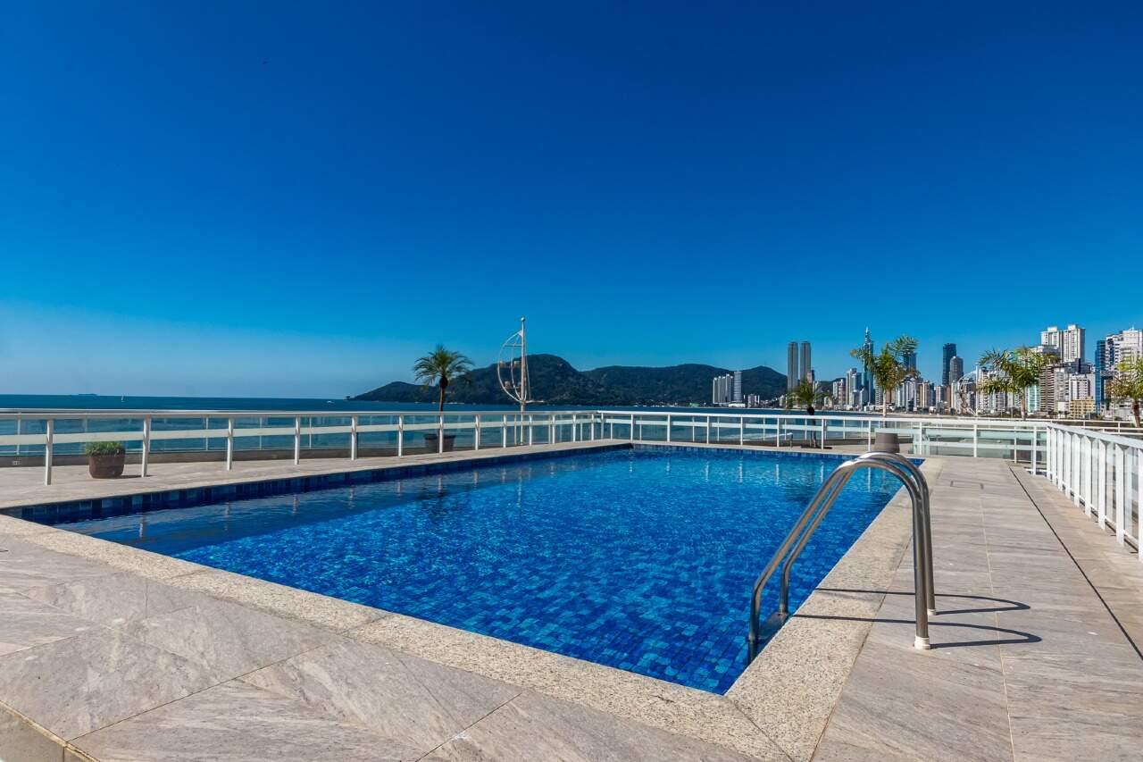 Foto do imóvel Apartamento 4 dormitórios no Edifício Imperatriz na Avenida Atlântica Balneário Camboriú