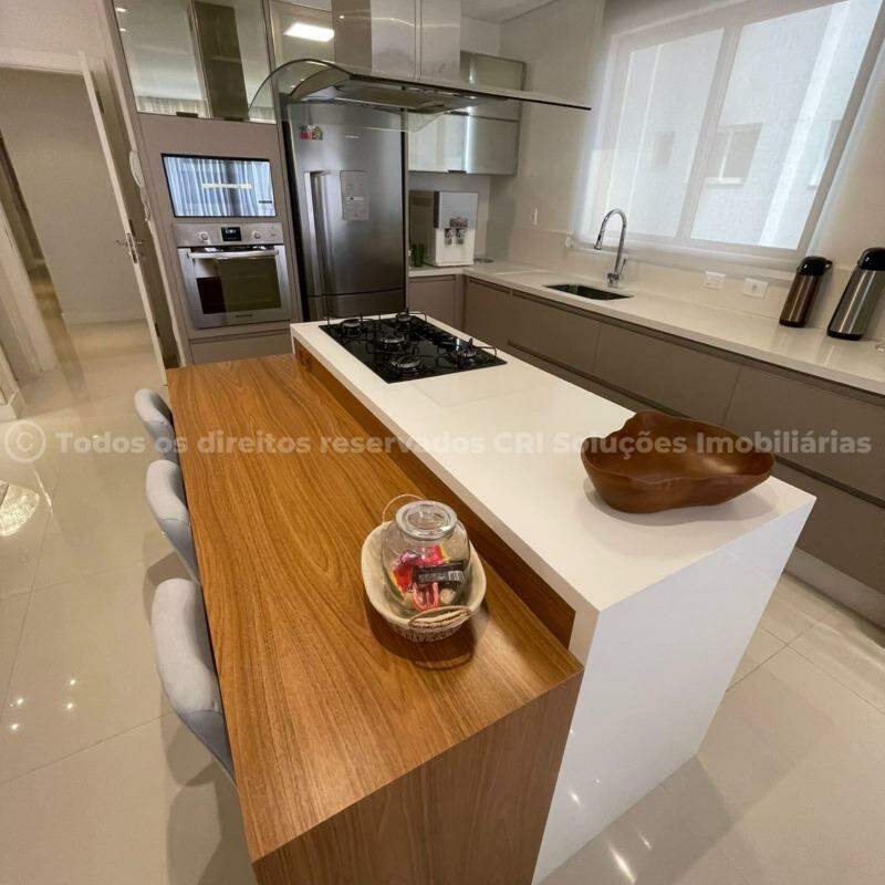 Foto do imóvel Apartamento á venda com 4 suítes e 3 vagas de garagem no Baturité na Barra Sul de Balneário Camboriú