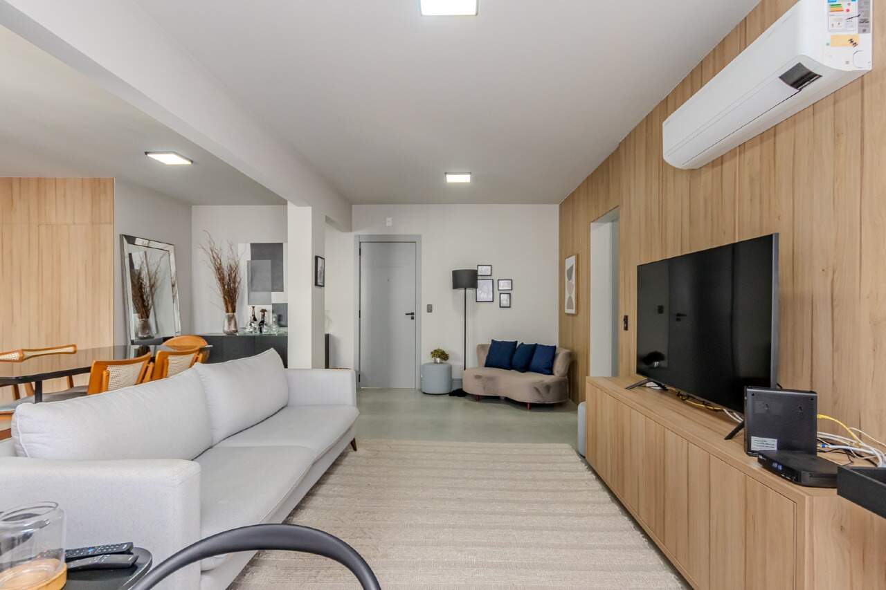 Foto do imóvel Apartamento no Edifício Maria Carolina com 2 dormitórios no Centro de Balneário Camboriú