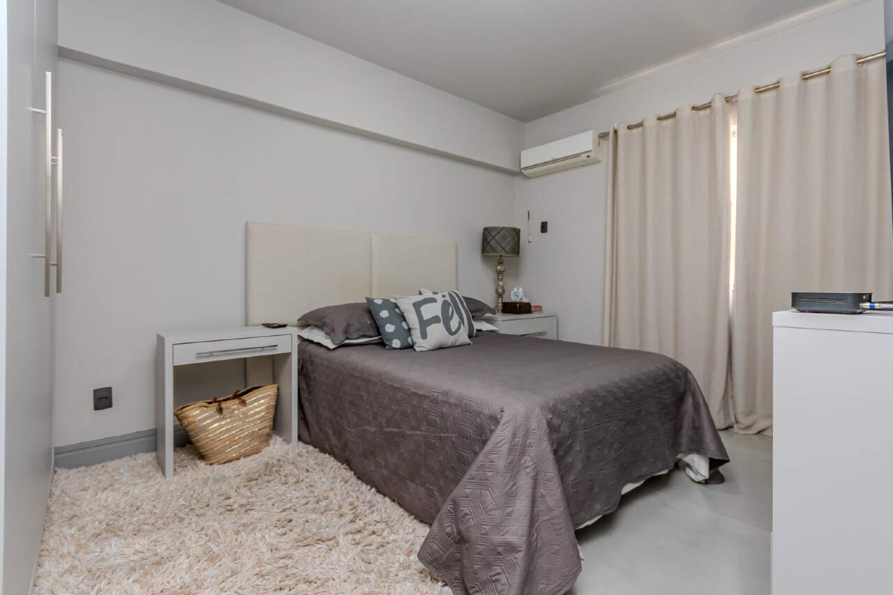 Foto do imóvel Apartamento no Edifício Maria Carolina com 2 dormitórios no Centro de Balneário Camboriú