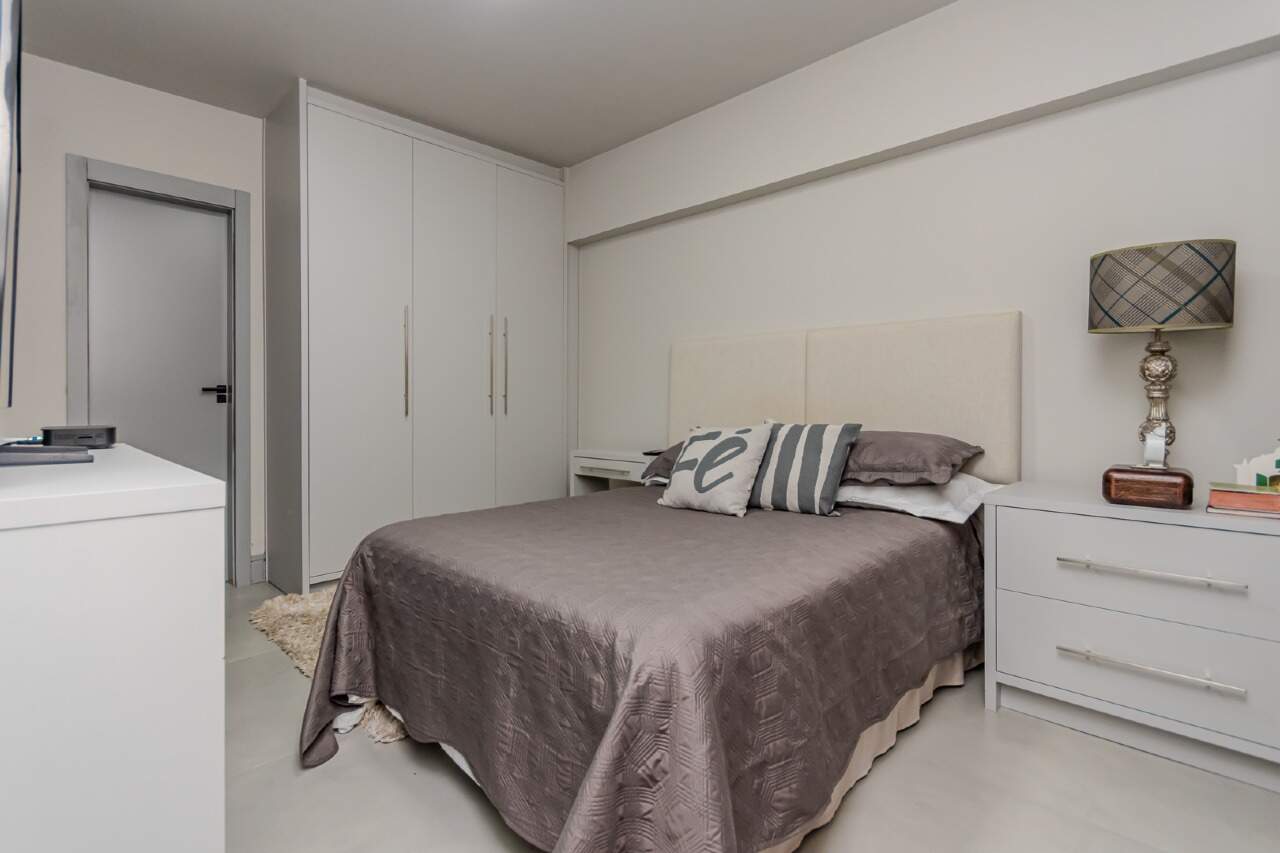 Foto do imóvel Apartamento no Edifício Maria Carolina com 2 dormitórios no Centro de Balneário Camboriú