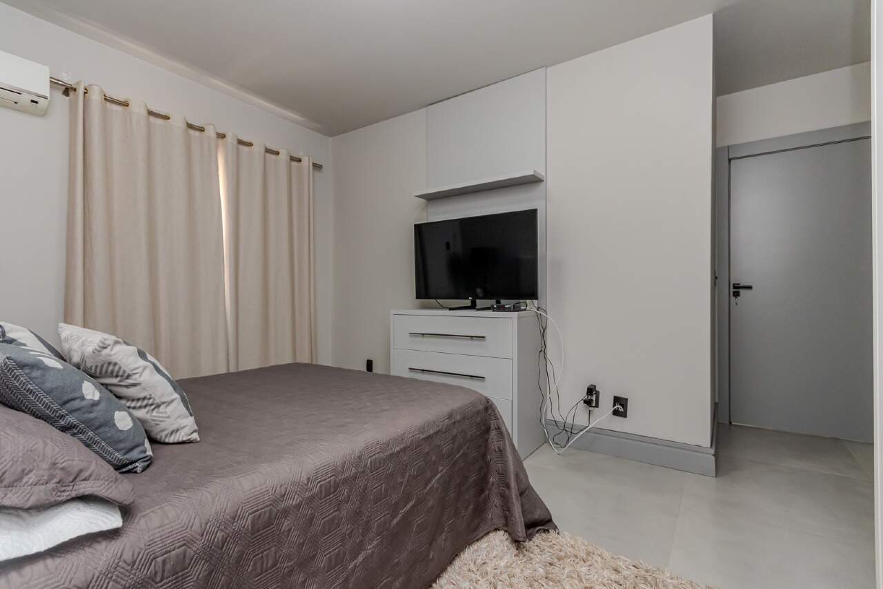 Foto do imóvel Apartamento no Edifício Maria Carolina com 2 dormitórios no Centro de Balneário Camboriú