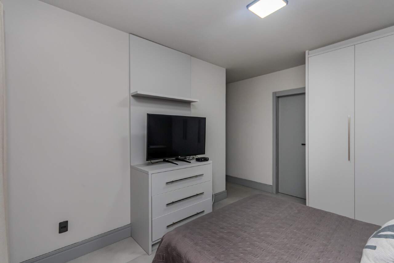 Foto do imóvel Apartamento no Edifício Maria Carolina com 2 dormitórios no Centro de Balneário Camboriú
