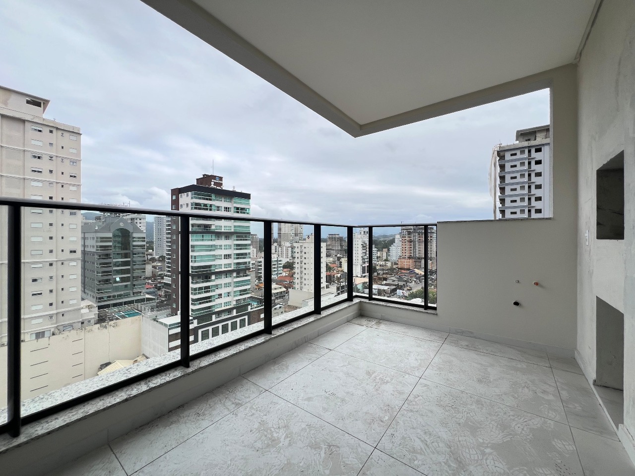 Foto do imóvel Apartamento de 3 Suítes no Ilha de Creta Meia Praia Itapema