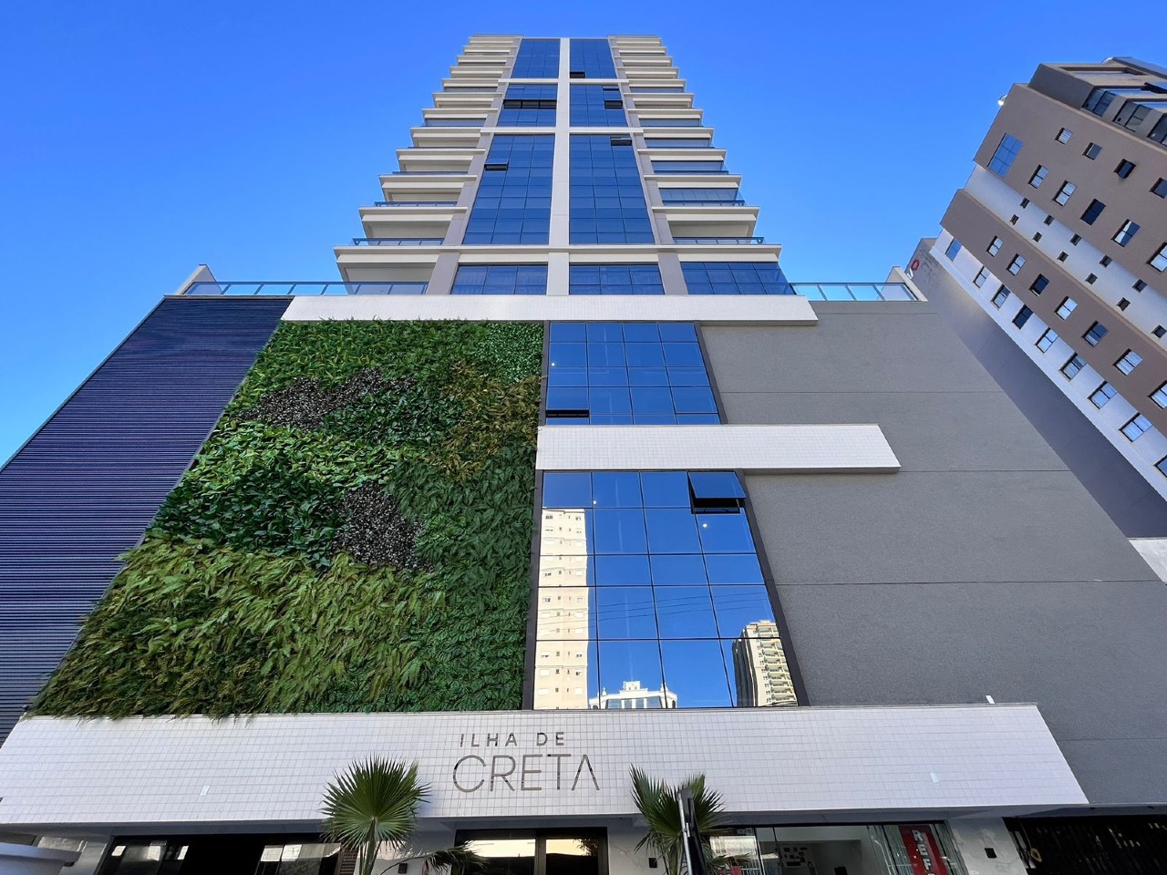 Foto do imóvel Apartamento de 3 Suítes no Ilha de Creta Meia Praia Itapema