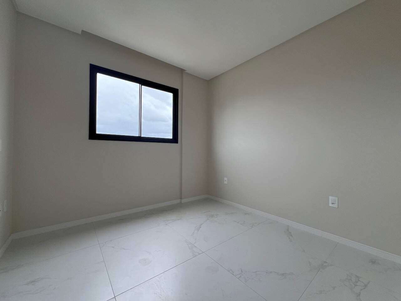 Foto do imóvel Apartamento de 3 Suítes no Ilha de Creta Meia Praia Itapema