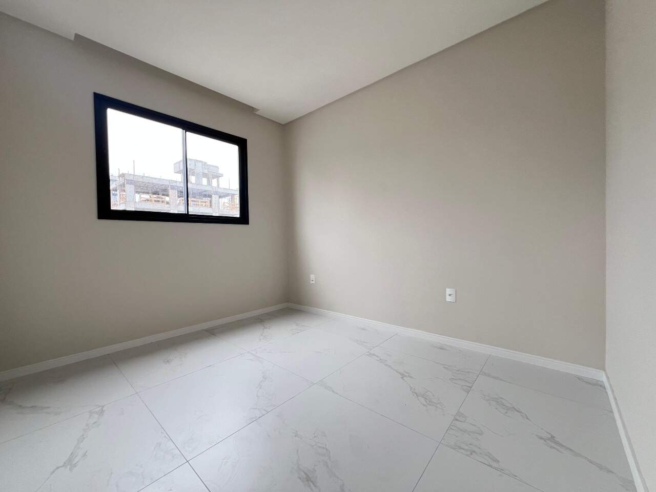 Foto do imóvel Apartamento de 3 Suítes no Ilha de Creta Meia Praia Itapema