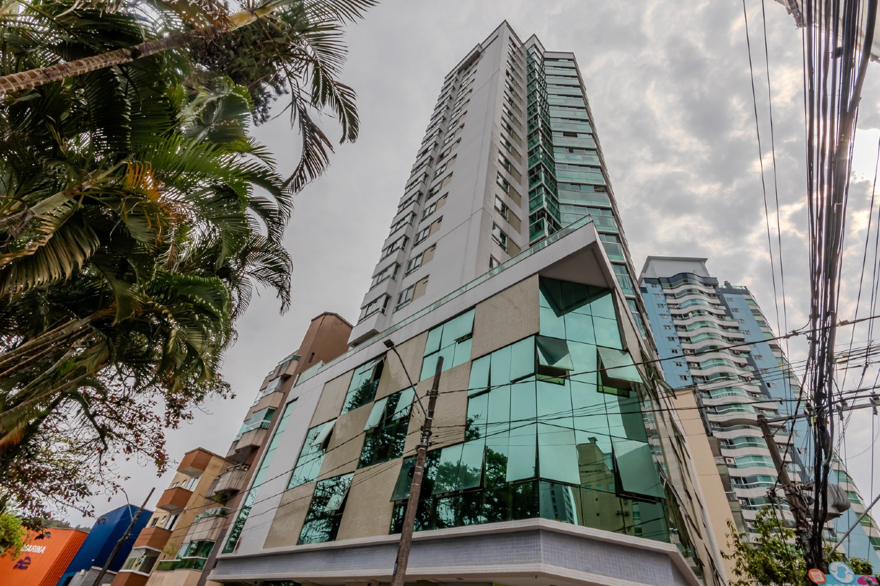 Foto do imóvel Apartamento Mobiliado á venda com 03 Dormitórios no Esquina Di Parma em Balneário Camboriú