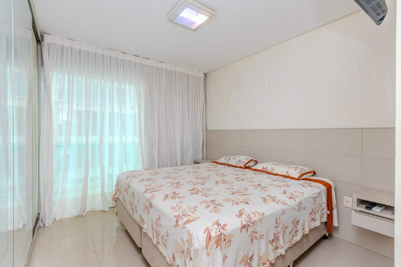 Foto do imóvel Apartamento mobiliado com 4 dormitórios no Edifício Solar di Veneza, Bairro Pioneiros, Balneário Camboriú