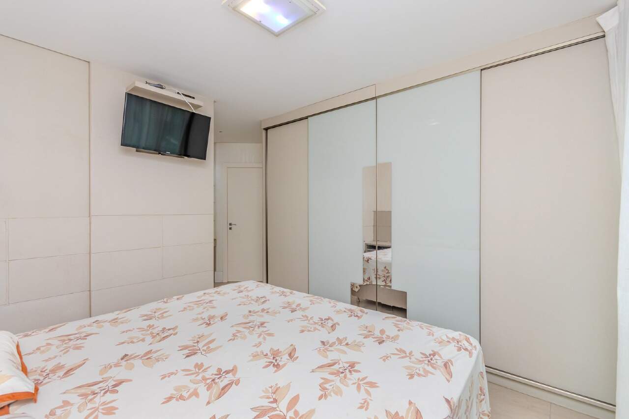 Foto do imóvel Apartamento mobiliado com 4 dormitórios no Edifício Solar di Veneza, Bairro Pioneiros, Balneário Camboriú