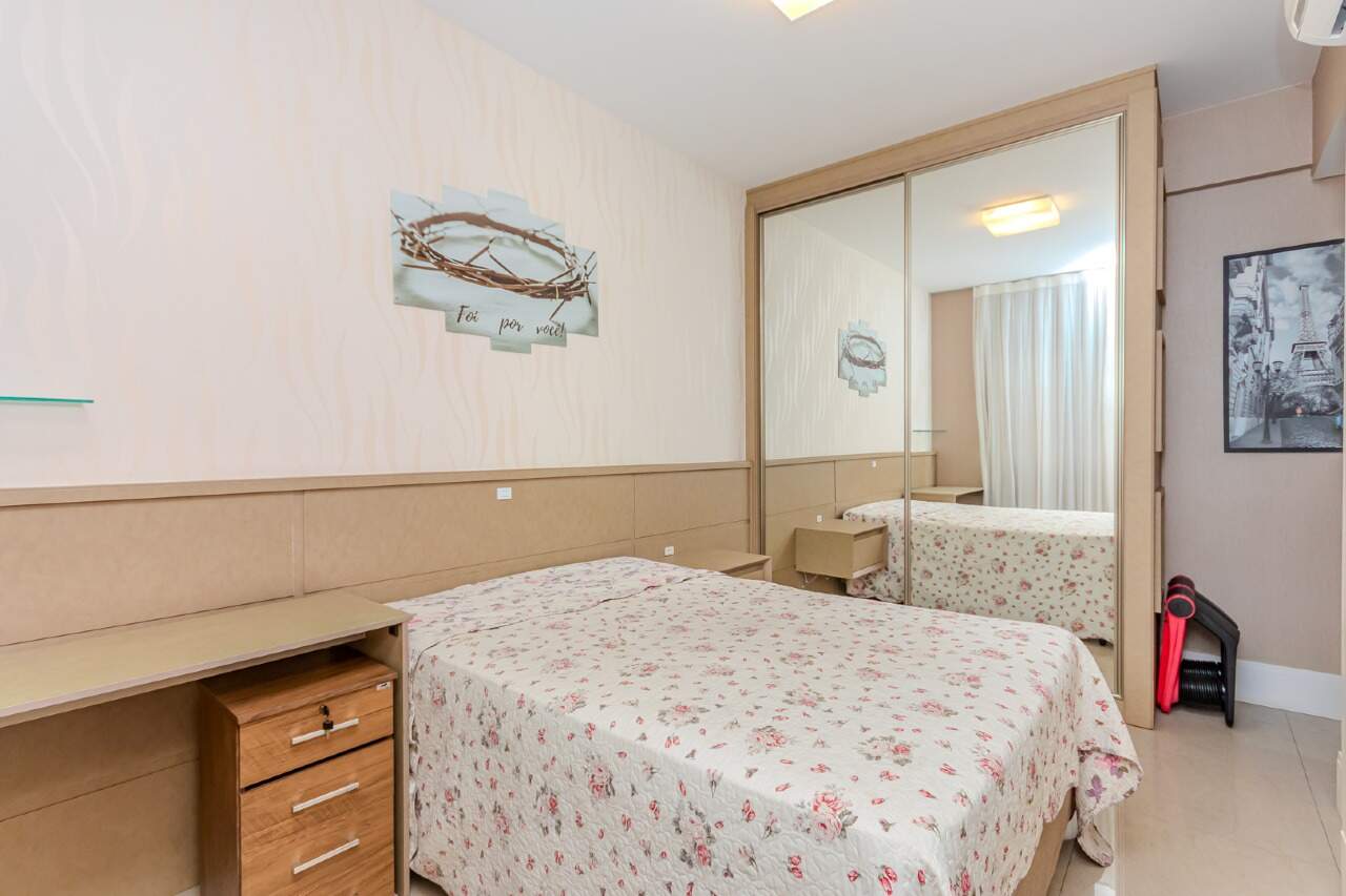 Foto do imóvel Apartamento mobiliado com 4 dormitórios no Edifício Solar di Veneza, Bairro Pioneiros, Balneário Camboriú