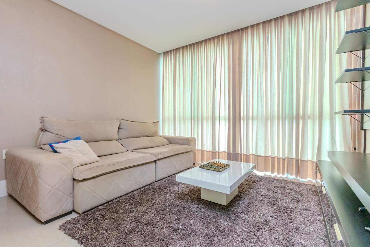 Foto do imóvel Apartamento mobiliado com 4 dormitórios no Edifício Solar di Veneza, Bairro Pioneiros, Balneário Camboriú