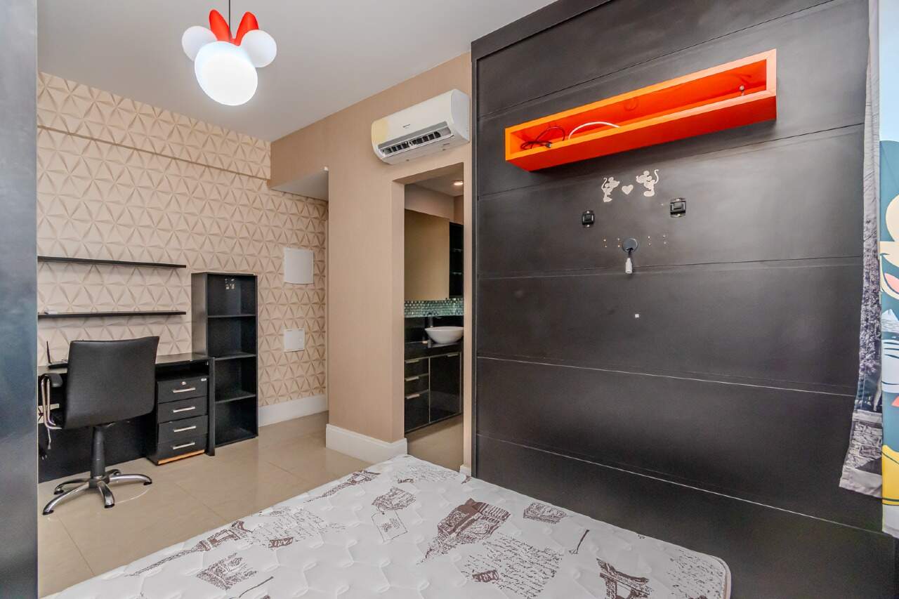 Foto do imóvel Apartamento mobiliado com 4 dormitórios no Edifício Solar di Veneza, Bairro Pioneiros, Balneário Camboriú