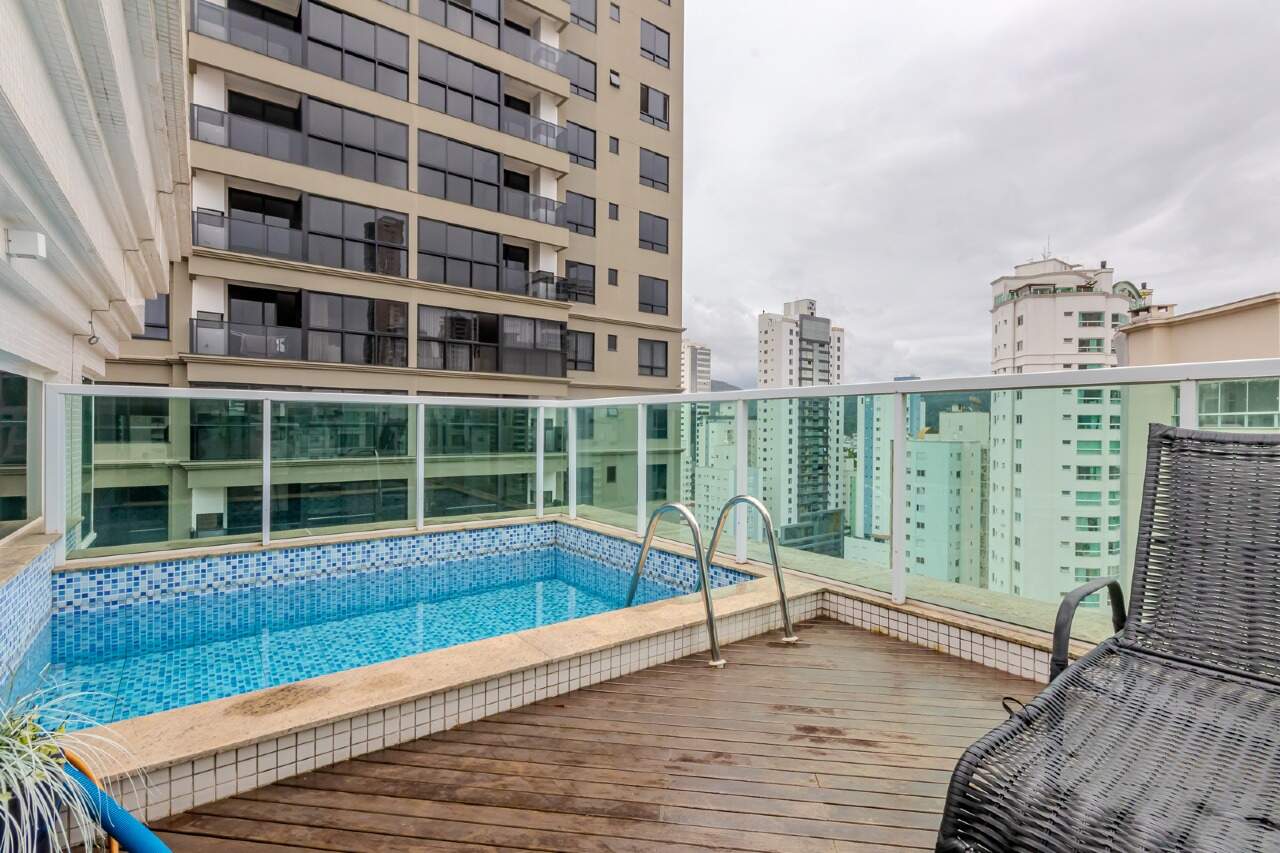 Foto do imóvel Apartamento mobiliado com 4 dormitórios no Edifício Solar di Veneza, Bairro Pioneiros, Balneário Camboriú