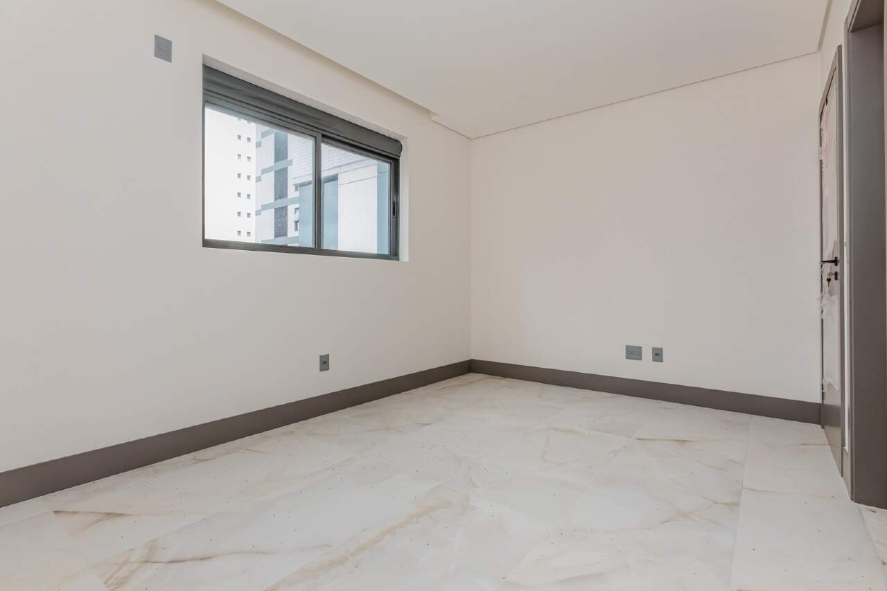 Foto do imóvel Apartamento com 03 Dormitórios no Edifício Green Ocean em Balneário Camboriú