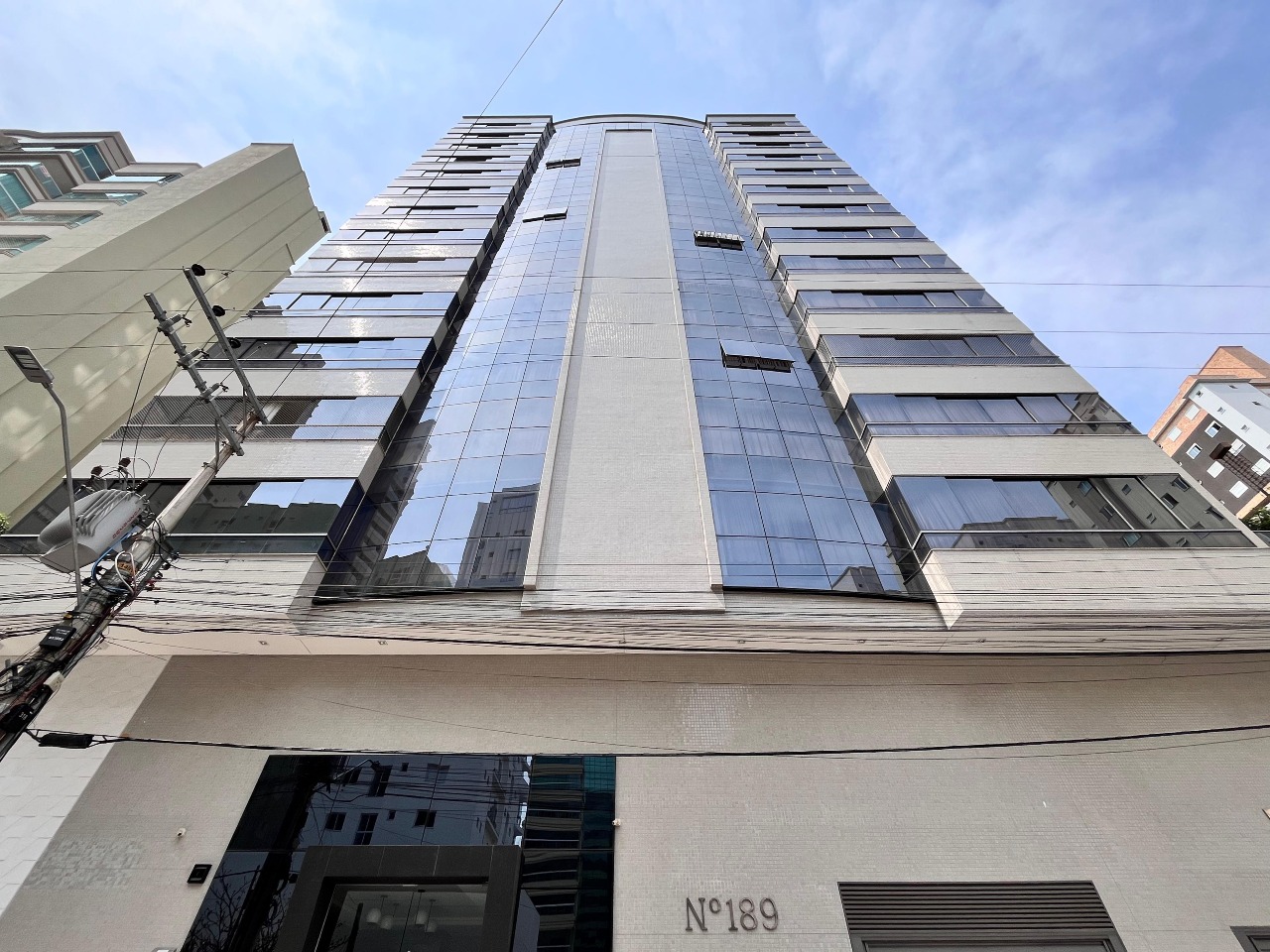 Foto do imóvel Apartamento 4 Suítes no Edifício Milano Meia Praia Itapema