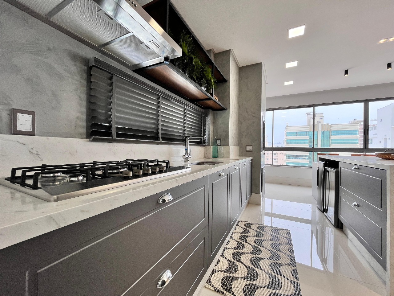 Foto do imóvel Apartamento 4 Suítes no Edifício Milano Meia Praia Itapema