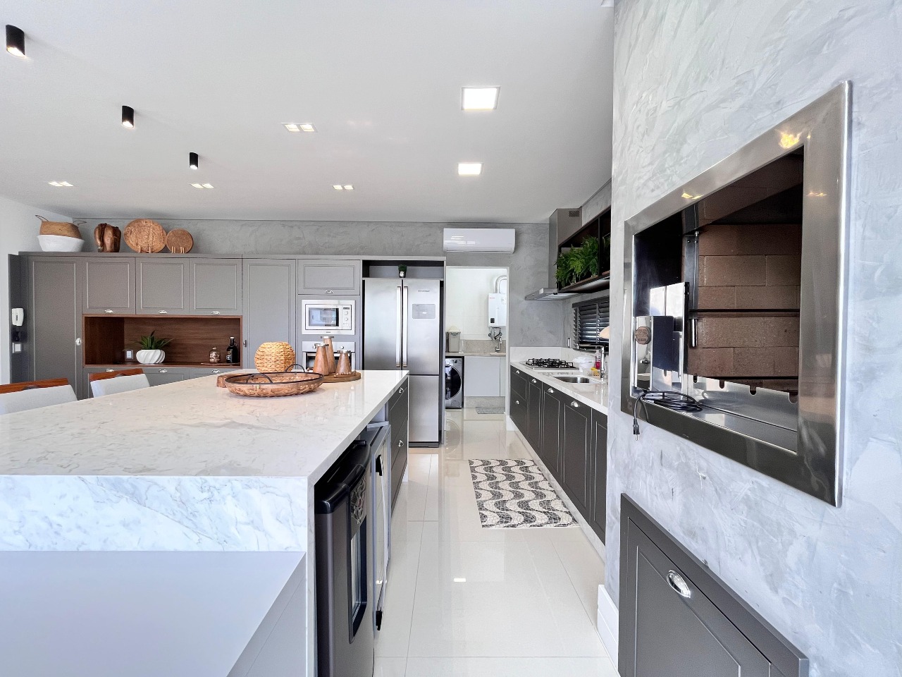 Foto do imóvel Apartamento 4 Suítes no Edifício Milano Meia Praia Itapema