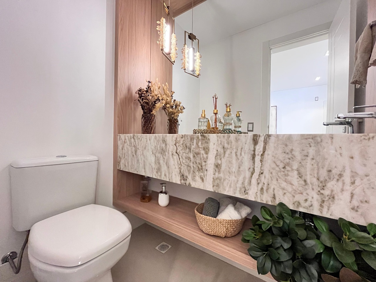 Foto do imóvel Apartamento 4 Suítes no Edifício Milano Meia Praia Itapema