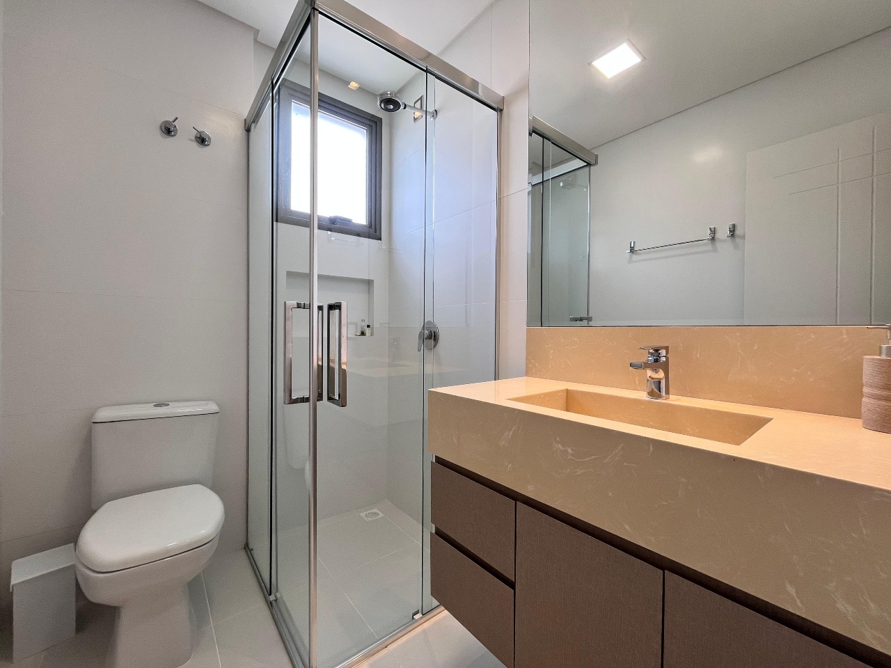 Foto do imóvel Apartamento 4 Suítes no Edifício Milano Meia Praia Itapema