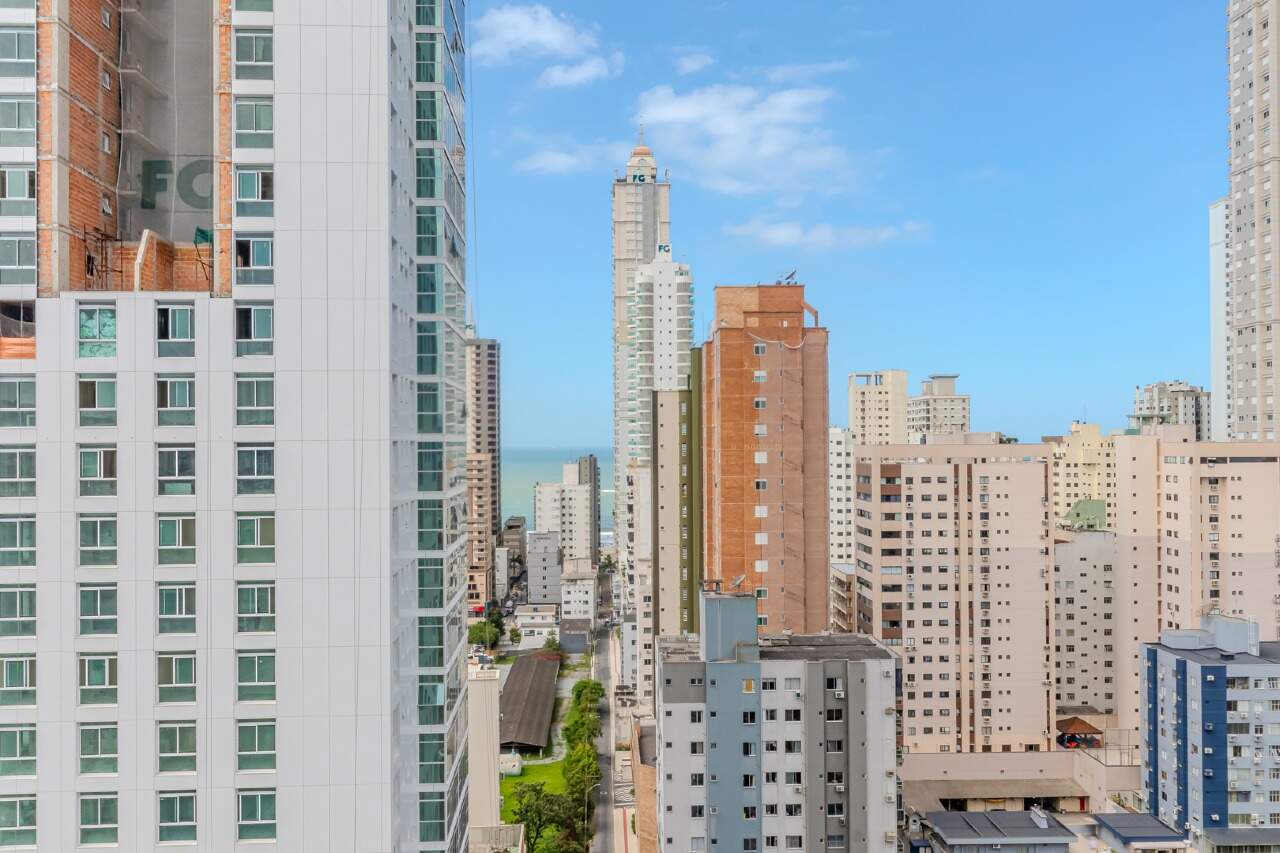 Foto do imóvel Apartamento Mobiliado com 03 Suítes á venda no Edifício Ocean Breeze em Balneário Camboriú