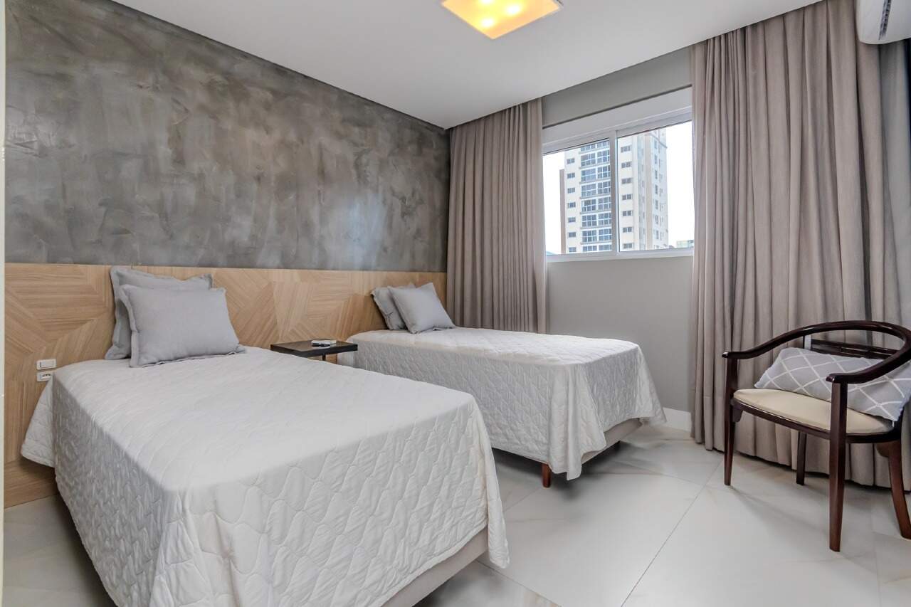 Foto do imóvel Apartamento Mobiliado com 03 Suítes á venda no Edifício Ocean Breeze em Balneário Camboriú