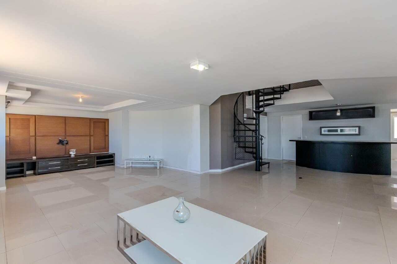 Foto do imóvel Cobertura Triplex Frente Mar á venda com 05 Suítes no Edifício Marquês de Olinda em Balneário Camboriú