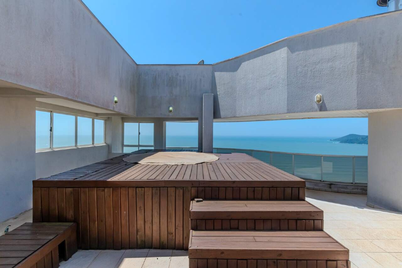 Foto do imóvel Cobertura Triplex Frente Mar á venda com 05 Suítes no Edifício Marquês de Olinda em Balneário Camboriú
