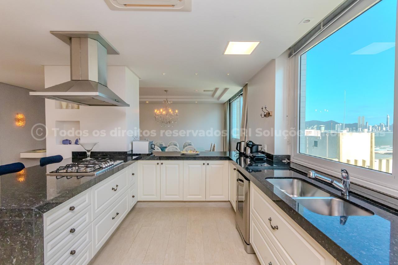 Foto do imóvel Apartamento mobiliado no Edifício Metrópolis Balneário Camboriú com 4 suítes e 315m²
