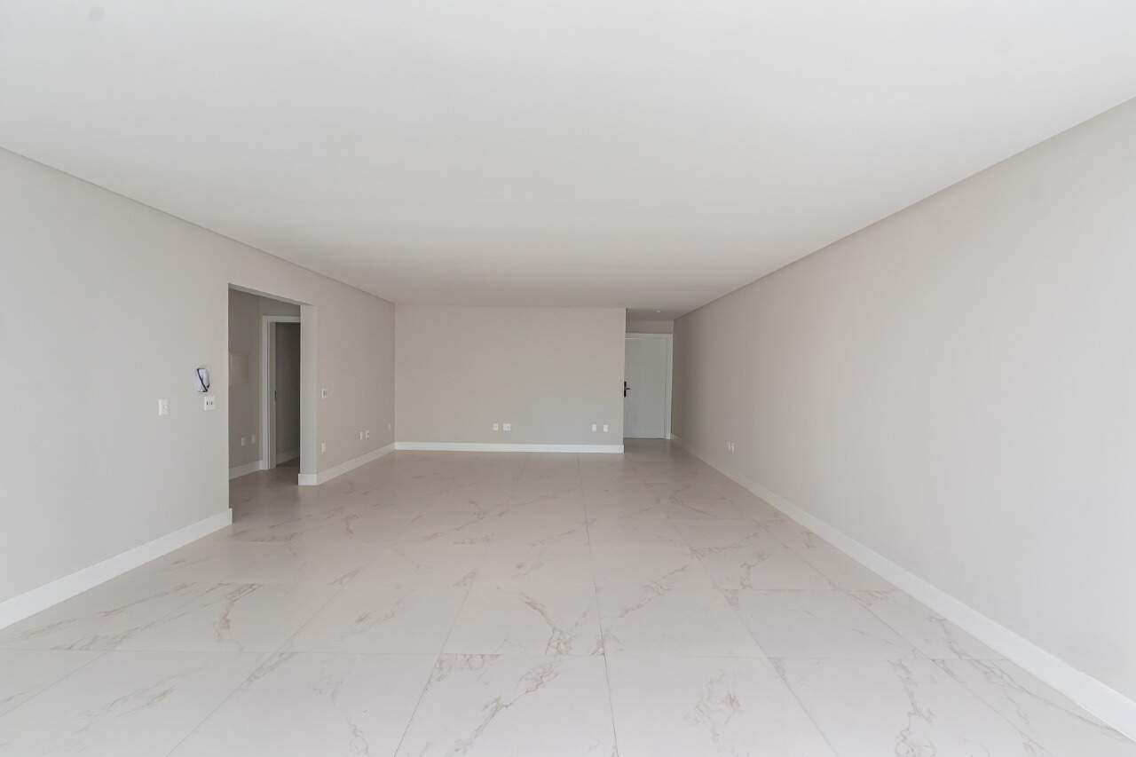 Foto do imóvel Apartamento no Garden Square com 3 suítes, varanda gourmet e 3 vagas – Meia Praia, Itapema