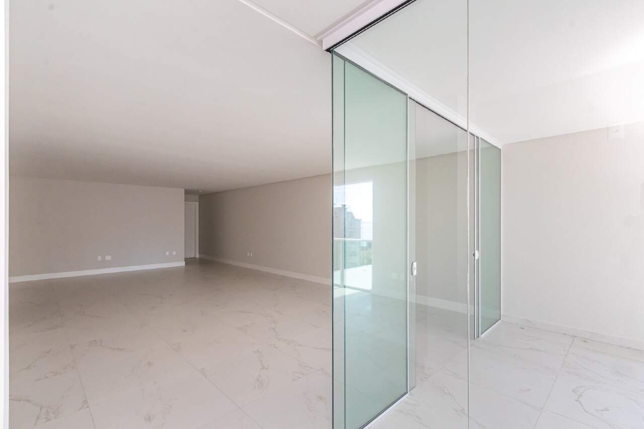 Foto do imóvel Apartamento no Garden Square com 3 suítes, varanda gourmet e 3 vagas – Meia Praia, Itapema