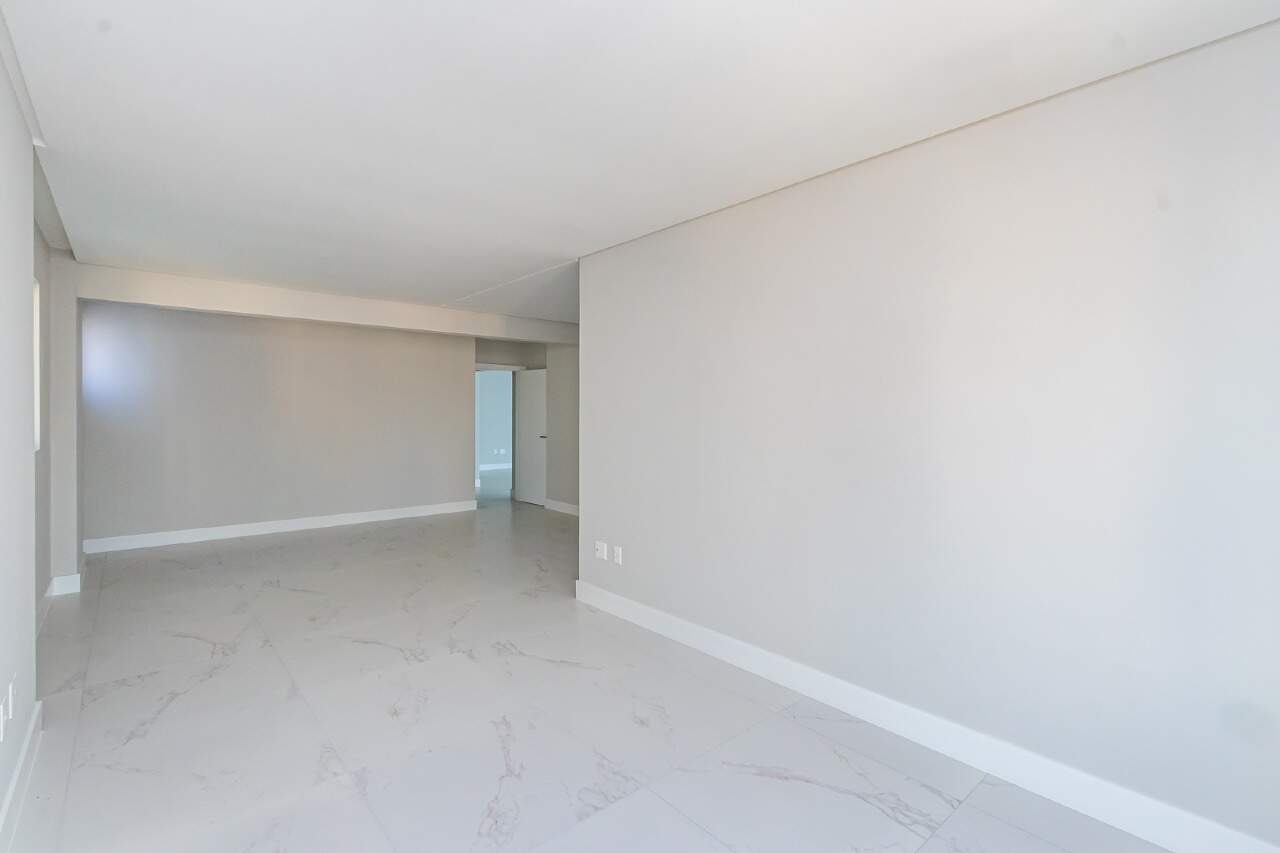 Foto do imóvel Apartamento no Garden Square com 3 suítes, varanda gourmet e 3 vagas – Meia Praia, Itapema