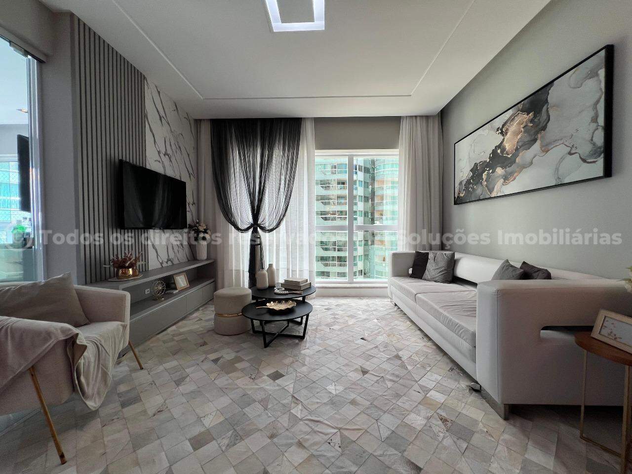 Apartamento mobiliado 4 suítes Edifício Porto Vila Meia Praia Itapema