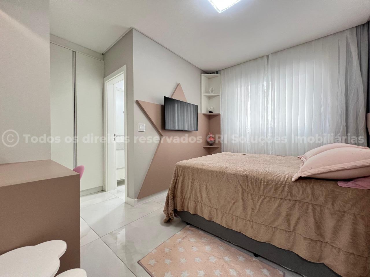 Foto do imóvel Apartamento Mobiliado na Quadra do mar em Meia Praia/Itapema